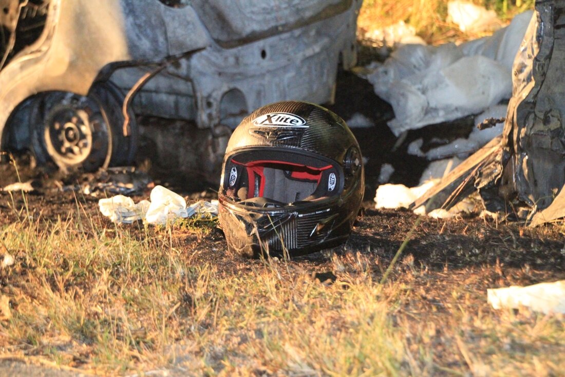 Mitterteich/Pleußen. Zwei schwerverletzte Motorradfahrer und ein leicht verletzter Autofahrer waren die Bilanz eines Auffahrunfalles von zwei Motorrädern am Samstagabend. Gegen 20:00 Uhr fuhr eine dreiköpfige Gruppe von Motorradfahrern die B299 von [&hellip;]