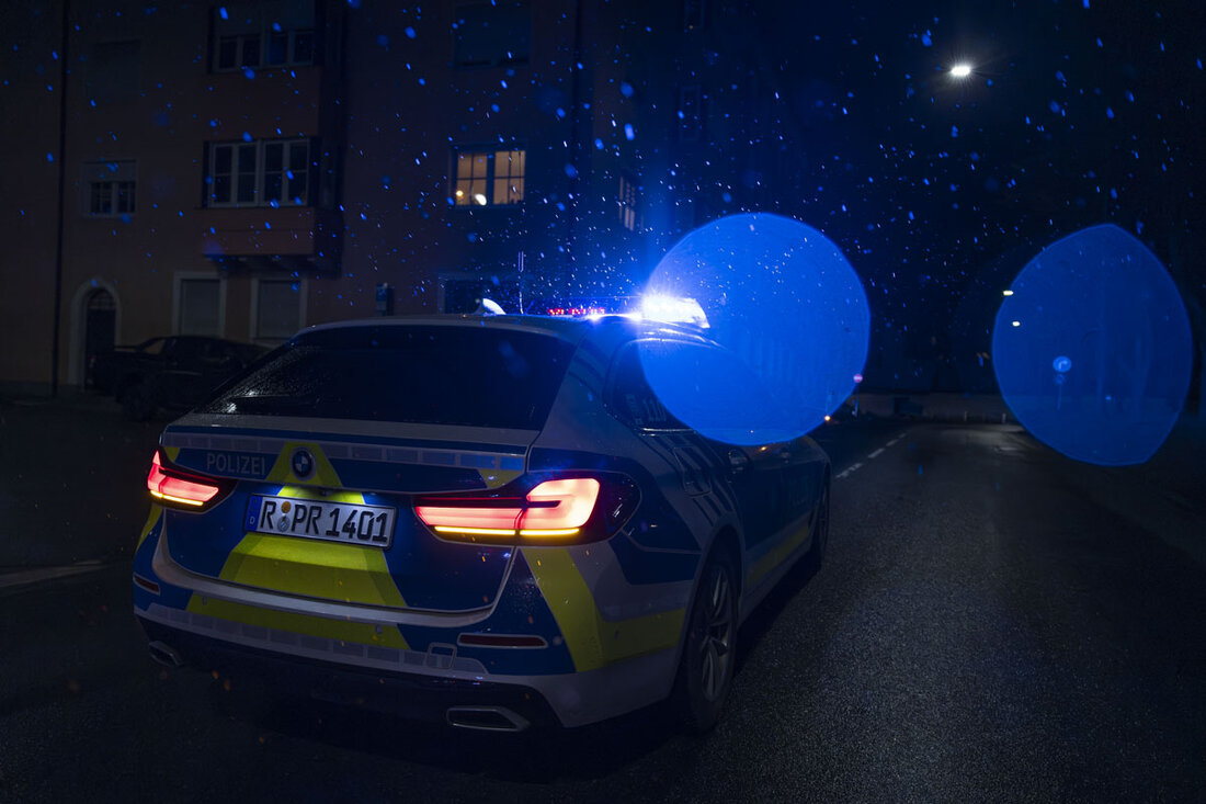 Furth im Wald. Ein Spaziergänger fand am 16. Oktober nahe des Drachensees eine skelettierte Leiche; die Meldung ging um 15.30 Uhr ein. Kriminalpolizei Regensburg ermittelt; Obduktion und DNA-Abgleich laufen, Identität offen.