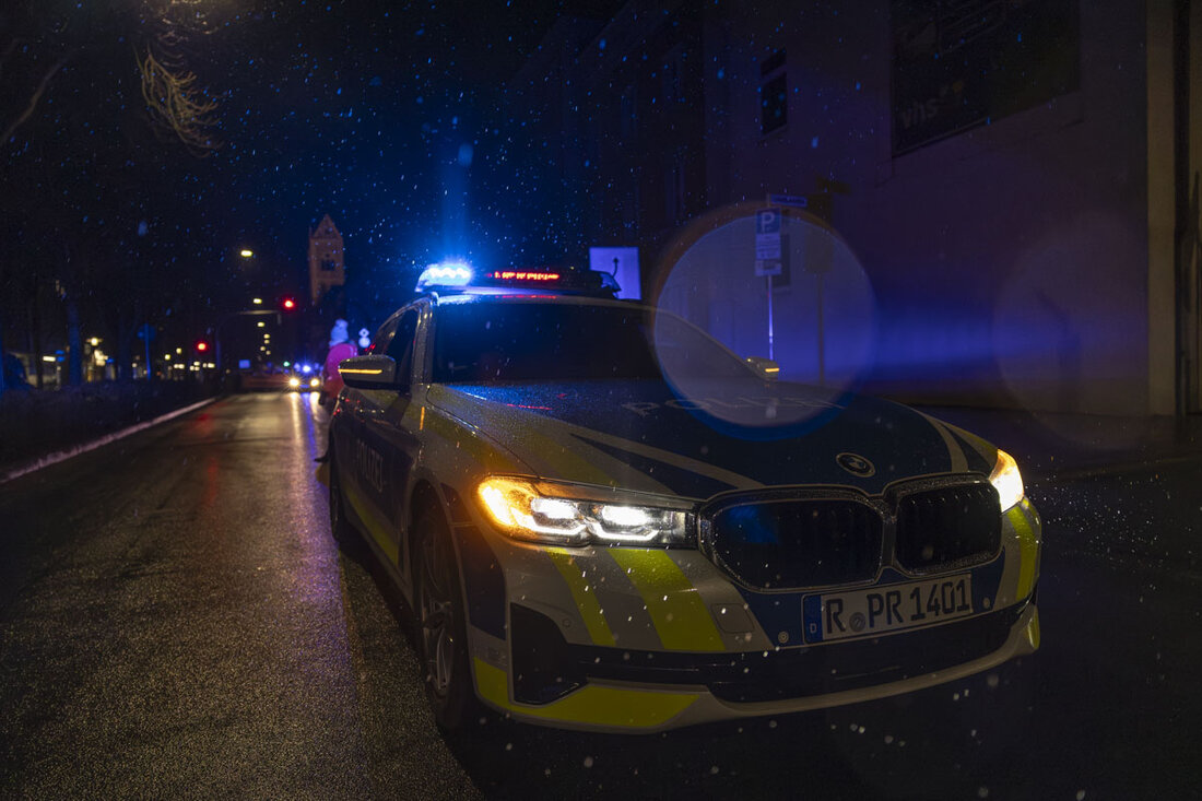 Schwandorf. Eine 16-jährige Schülerin hat zusammen mit ihrer Mutter Anzeige erstattet: Ein 17-jähriger Klassenkamerad soll sie an den Haaren gezogen, beleidigt und der Familie mit dem Tod gedroht haben. Die Polizei ermittelt.