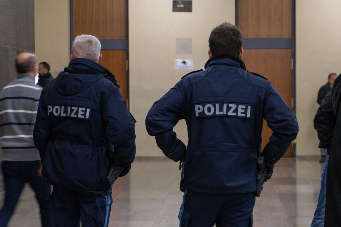 Weiden. Ein 15-Jähriger wurde wegen Mordes und versuchten Mordes zu 8 Jahren und 6 Monaten Jugendstrafe verurteilt und muss in die Psychiatrie.