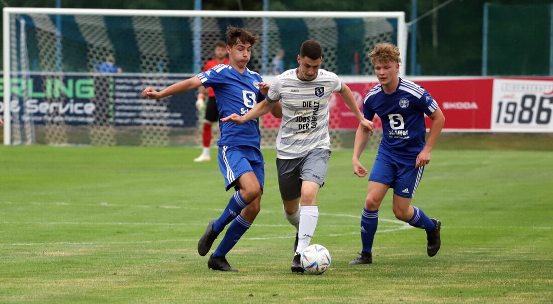 Etzenricht. Aufgabe zwei der Englischen Woche stellt sich am Dienstagabend um 18.30 Uhr auf der Sportanlage „Am Esper“ in Roding. Der TB befindet sich wie Aufsteiger aus Etzenricht auf der Suche nach einer Steigerung, die das Lösen aus dem Tabellenende ermöglicht. 