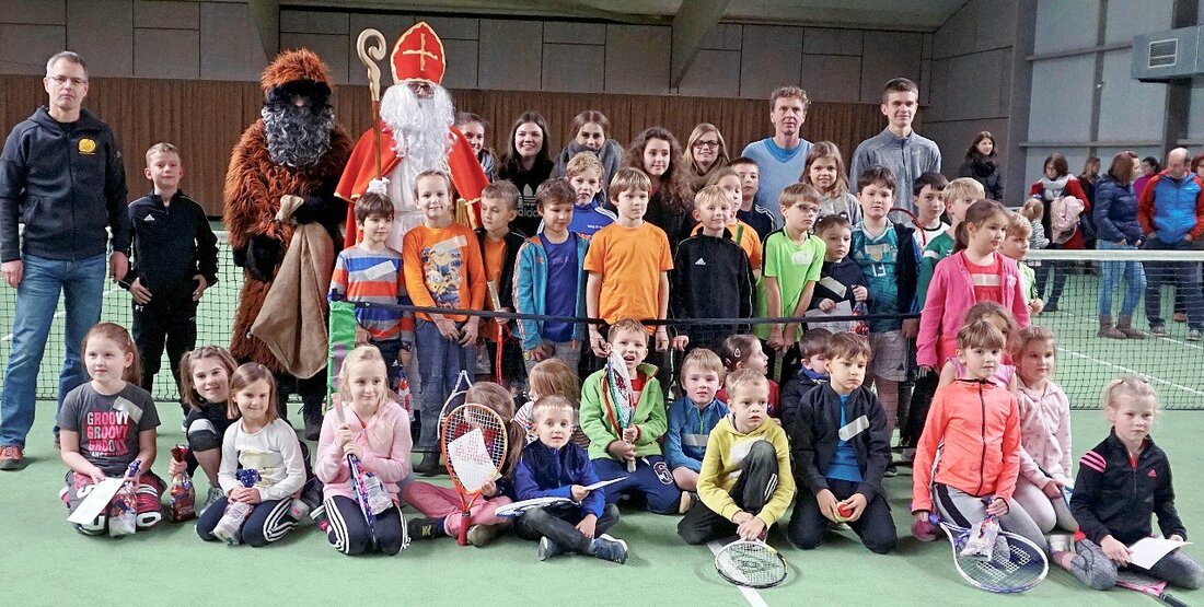 Neunkirchen. Es ist der Abschluss einer überaus erfolgreichen Saison für die Jugendteams gewesen: Am Sonntagnachmittag schloss die Tennis-Gemeinschaft (TG) Neunkirchen die Sommerrunde mit dem Nikolaus-Besuch ab. 50 Kinder hatten bei [&hellip;]
