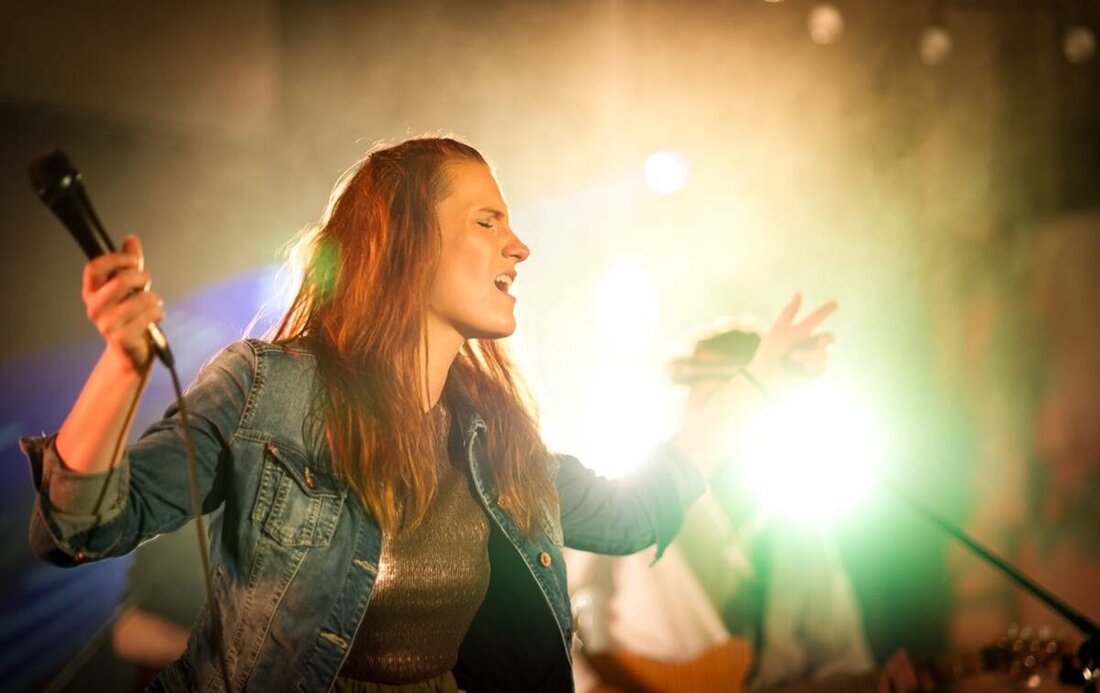 Grafenwöhr. Ein unvergesslicher Abend wartet am 29. August um 20 Uhr auf der Naturbühne Schönberg in Grafenwöhr: „TINA“ ist das Tribute-Konzert mit den größten Hits von Tina Turner.  