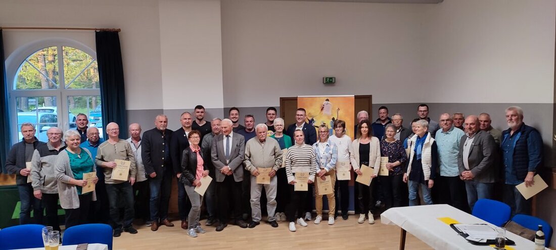 Die TSG Mantel-Weiherhammer meldet ein Mitgliederwachstum auf 1.643 und plant neue Abteilungen für Mountainbike und Basketball. Zudem wurden langjährige Mitglieder geehrt und Investitionen in die Gesundheitsvorsorge vorgenommen.