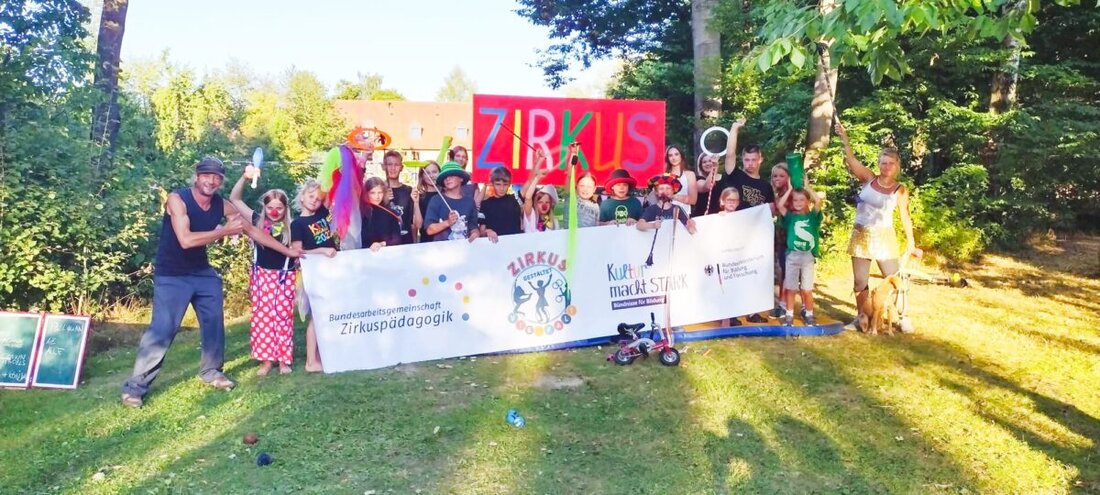 Tannenlohe. Rund 20 Kinder erlebten eine Zirkusfreizeit mit Akrobatik, Spielen und Musik und zeigen am 22. November ein Zirkusmusical in der Stadthalle Erbendorf.