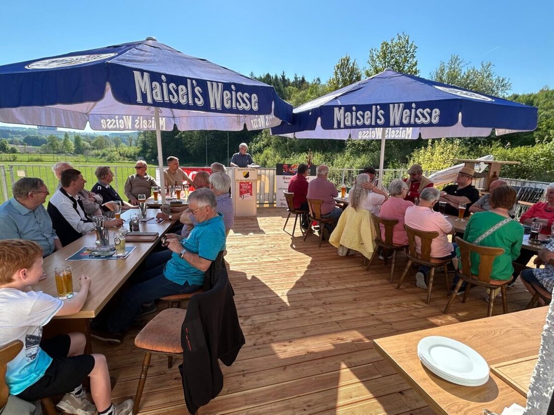 Windischeschenbach. Tarifverträge spielen eine zentrale Rolle für den sozialen Zusammenhalt, betonte Manfred Haberzeth beim Tag der Arbeit. Fehlende Tarifbindung führt zu hohen volkswirtschaftlichen Verlusten und beeinflusst die Löhne sowie Sozialleistungen negativ.
