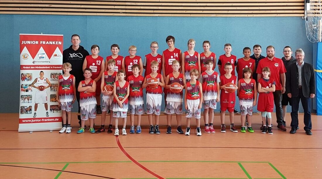 Pressath. Die Junior Franken U12 der DJK Pressath Basketballer spielen ab jetzt in neuem Outfit. Das verleiht der Motivation der Basketballer für die kommende Saison zusätzlich Flügel.  Von Josef Hausner [&hellip;]