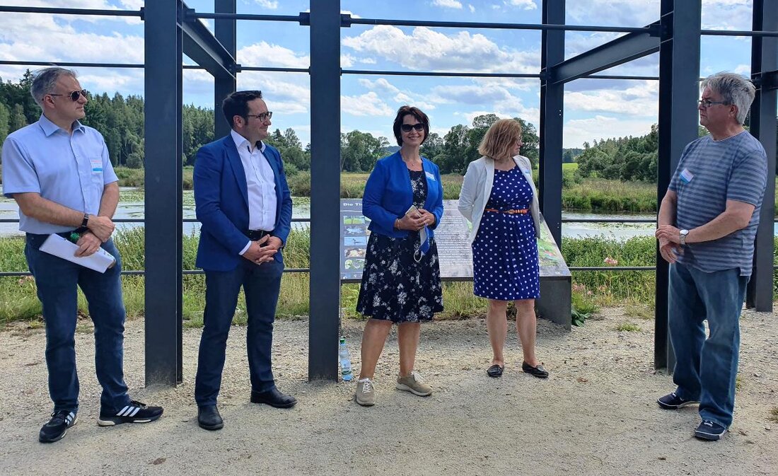 Tirschenreuth. Die zunehmende Bürokratie und stetig steigende Kosten stellen die Fischerei in der Oberpfalz vor Herausforderungen. Besonders hart treffe dies kleine Fischereibetriebe, weiß Hans Klupp, der langjährige Vorsitzende des Fischereierzeugerrings [&hellip;]
