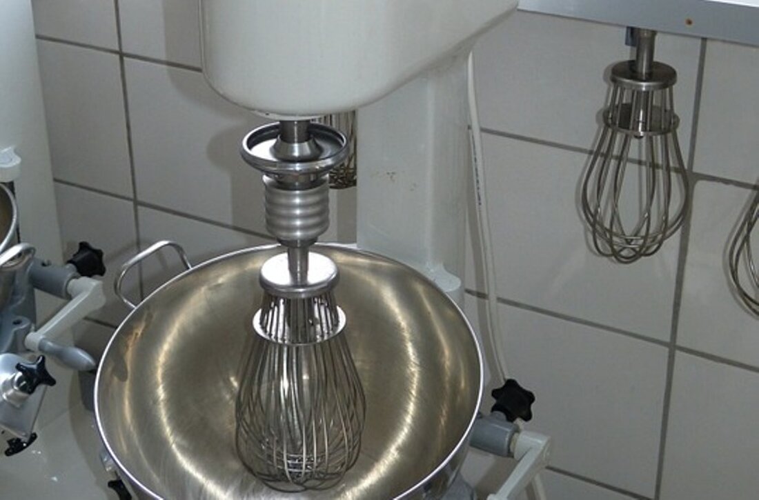 Kemnath. Eigentlich wollte ein Pizzabäcker aus Kemnath am Abend nur noch den Teig für den nächsten Tag vorbereiten. Die Nacht endete allerdings im Klinikum.  Es passierte am Sonntag kurz vor [&hellip;]