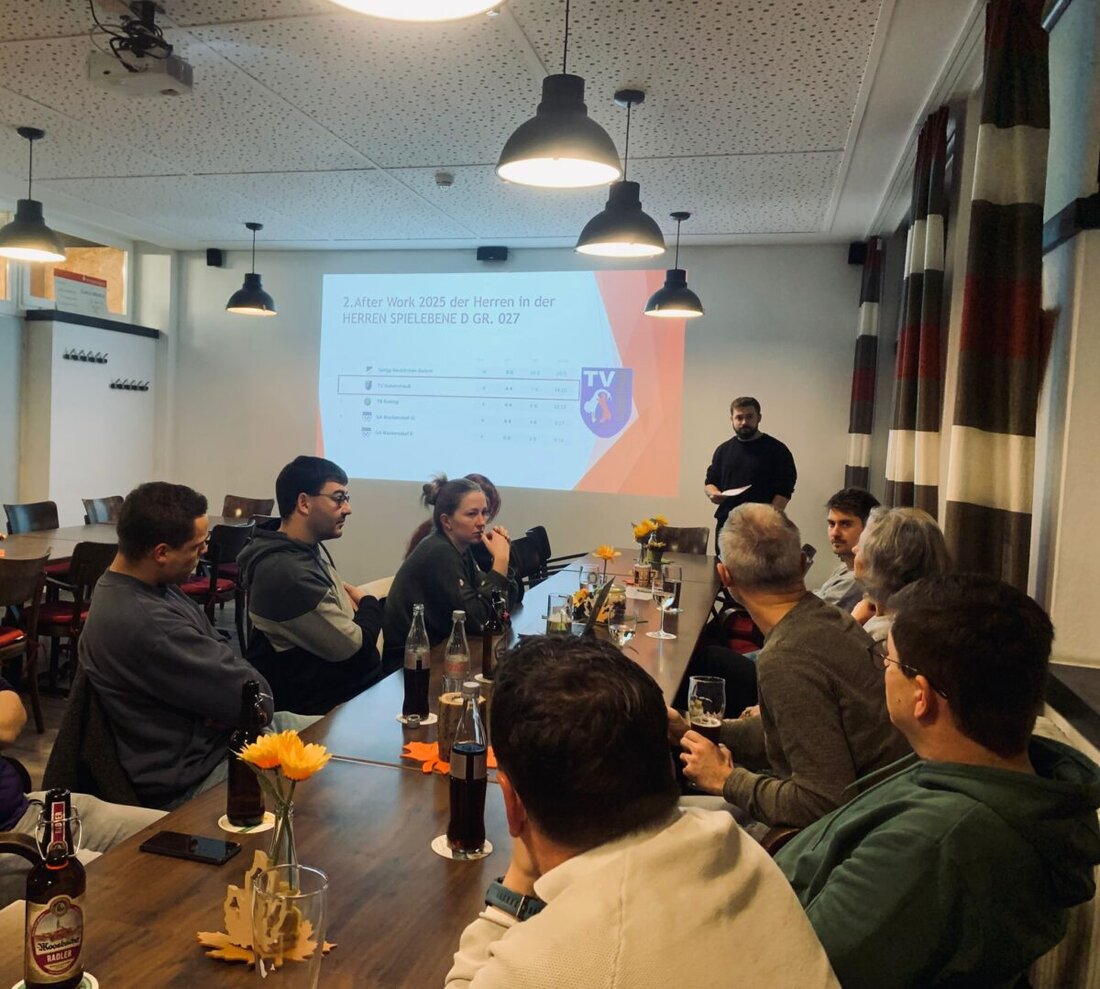 Vohenstrauß. Die Tennisabteilung des TV Vohenstrauß bestätigt Jonathan Mirus als ersten Vorsitzenden und setzt auf Kontinuität. Erfolge, Mitgliederzuwachs und gute Jugendarbeit mit Sonja Widiker und Ramona Wurm geben Rückenwind.