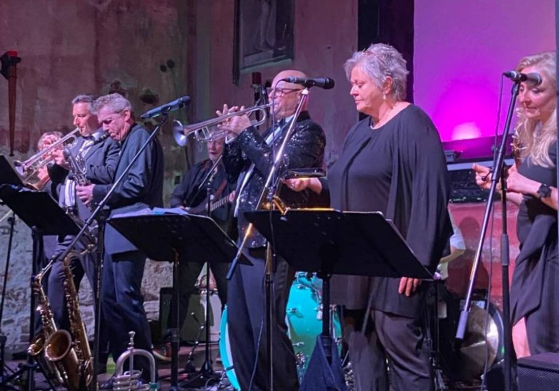 Auerbach i.d.OPf. Die Stadt Auerbach i.d. OPf. präsentiert am 12. Juli 2025 das Konzert "The Fundamental Soul Thunder" im Bergbaumuseum Maffeischächte, welches Soul, Blues und Funk verspricht. Tickets sind auf okticket.de erhältlich.