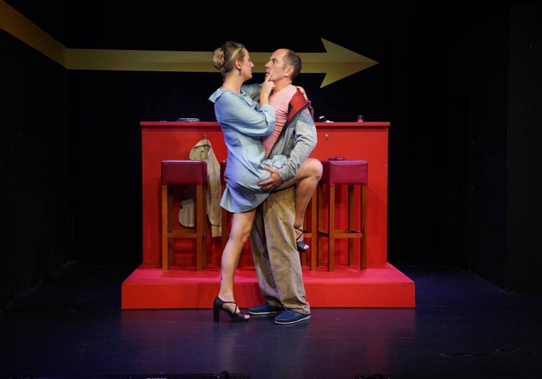 Windischeschenbach. Der Rotaryclub Weiden Max Reger veranstaltet in Windischeschenbach / OT Neuhaus, Schafferhof die zeitgenössische Komödie "Theater und Zoigl - Match me if you can" vom Turmtheater Regensburg. Tickets inklusive Brotzeit sind auf okticket.de erhältlich.