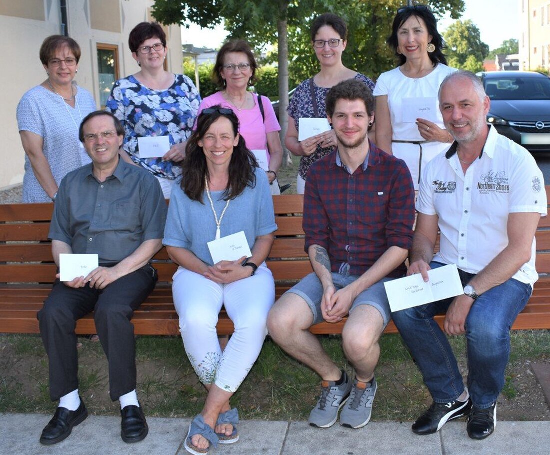Grafenwöhr. Im Wintertheater zeigte das Thermometer 10 Grad minus, aber jetzt gab es einen warmen Geldsegen bei heißen 30 Grad plus.  Von Renate Gradl  Der Vorsitzende der Katholischen Theatergruppe Wolfgang [&hellip;]