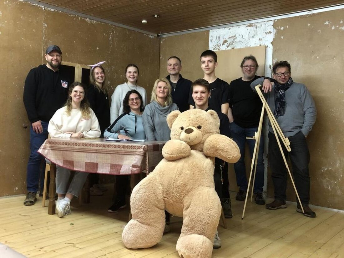 Flossenbürg. Die Theatergruppe Theresienstadl lädt bald wieder zu einem unterhaltsamen Abend ein. Mit dem neuen Stück "Ene, Mene, Mu – Getraut wirst du!" stehen die Schauspieler im März an sechs Abenden auf der Bühne. Der Kartenvorverkauf beginnt am Samstag.