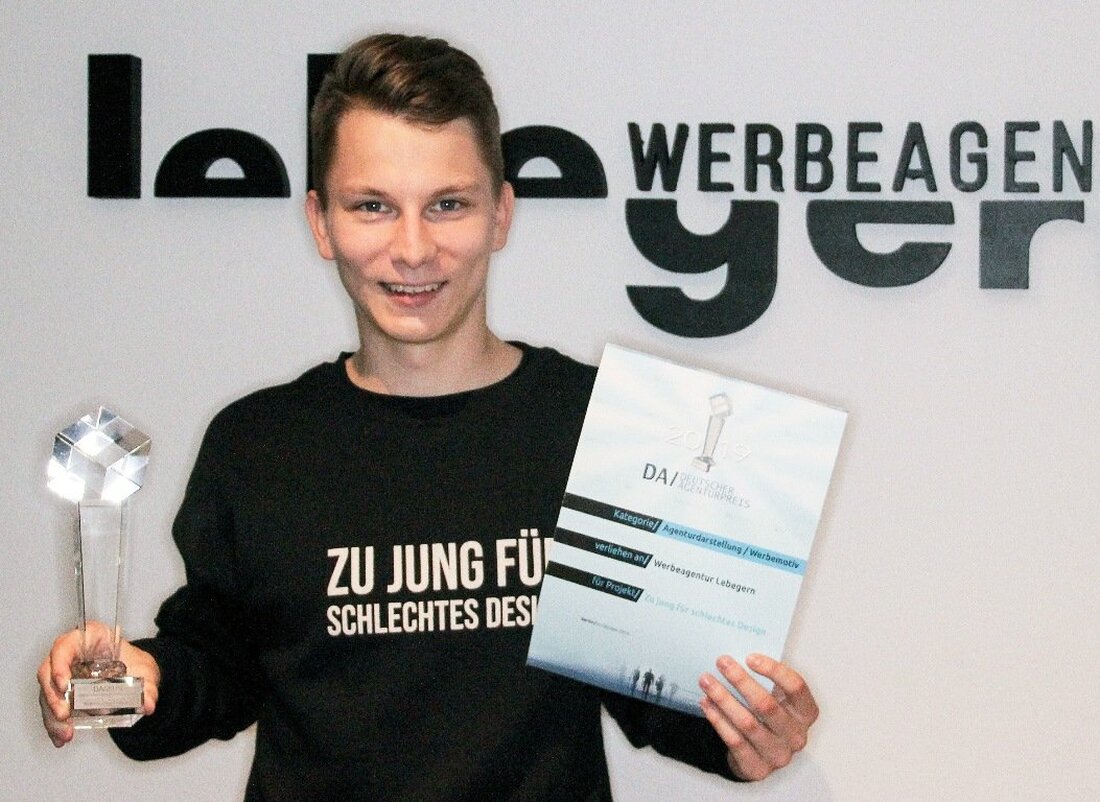 Windischeschenbach. Thomas Lebegern weiß, wie er sich und seine Werbeagentur darstellen muss: Sein Slogan überzeugt die Jury des “Deutschen Agenturpreis 2019”.  Von Lebegerns Slogan “Zu jung für schlechtes Design!“, der [&hellip;]