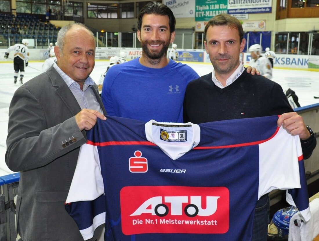 Weiden. Die ersten Partien hat der Eishockey-Oberligist EV Weiden in seinen neuen Trikots der Saison 2017/2018 bereits absolviert. Jetzt können sich auch die Fans der Blue Devils die neuen Fantrikots in [&hellip;]
