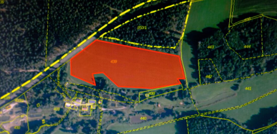 Thurndorf. Ein neuer Solarpark auf drei Hektar Ackerfläche in der Nähe der Oberaichamühle wird geplant, mit grünem Licht vom Marktgemeinderat im Juli 2024.