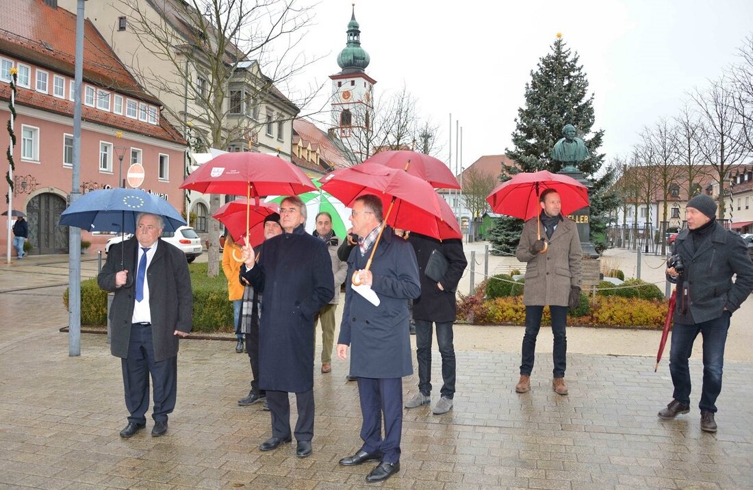 Tirschenreuth. Der Ortsrand wächst und im Ortskern gibt es immer mehr Leerstände und ungenutzte Brachen. Der Kern stirbt langsam aus. Mit dieser Entwicklung kämpfen viele Orte in ganz Deutschland. Dass [&hellip;]