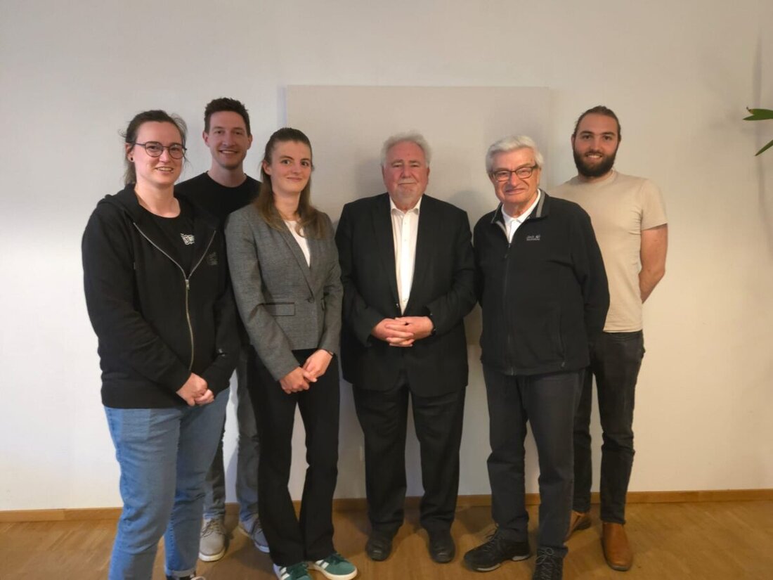 Tirschenreuth. Zufriedene Gesichter bei der diesjährigen Mitgliederversammlung des Tirschenreuther Schwimmclubs: Die erste Vorsitzende Kathrin Bachmeier konnte in ihrem Bericht erfreuliche Entwicklungen vermelden. 