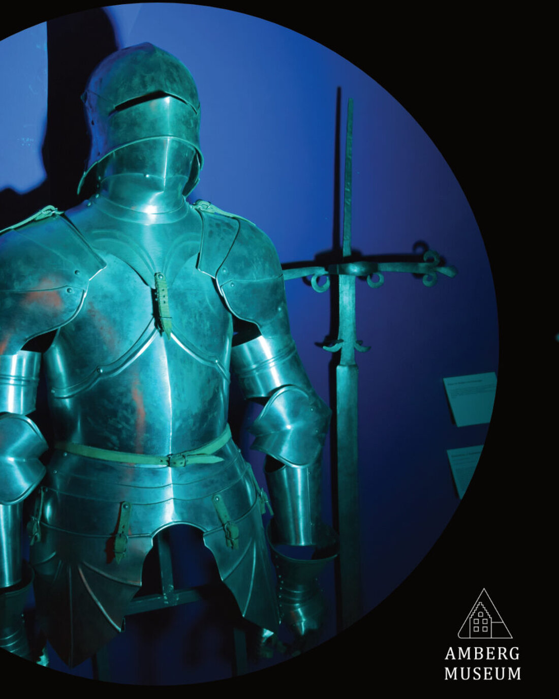 Amberg. Stadtmuseum lädt am Samstag, dem 25. Oktober von 17 bis 22 Uhr zu Nachts erwachts mit Mittelalterflair, Aktionen, Musik und Modenschau ein. Eintritt: Kinder 5 €, Erwachsene 12 €.