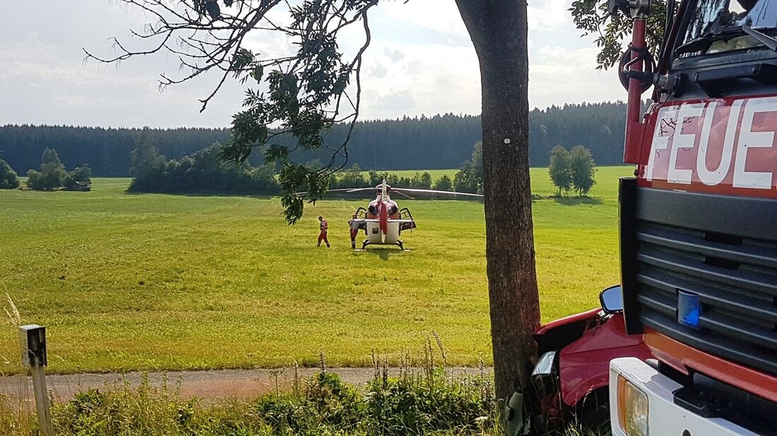 Wildenreuth/Frodersreuth. Ein schwerer Unfall beschäftigte heute die Einsatzkräfte auf der B22. Ein Mann aus dem Landkreis verlor bei dem Unfall sein Leben.  Heute Nachmittag ist ein Kleintransporter zwischen Wildenreuth und [&hellip;]
