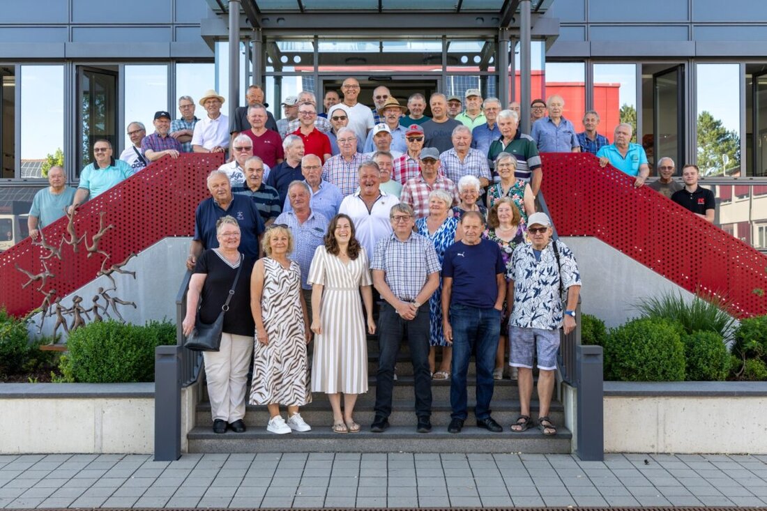 Waldsassen. Wenn eine Veranstaltung 24 Jahre Bestand hat, darf man getrost von einer gelebten Tradition sprechen: Der Kassecker-Rentnerstammtisch ist eine solche Tradition. 2002 rief der damalige Betriebsratsvorsitzende Karl Bauer den Stammtisch ins Leben.