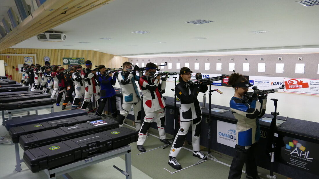 Kastl.
Die Sportschützen sind nach einem Test gegen Saltendorf zufrieden und starten am 12. Oktober in der 2. Bundesliga mit einem Heimwettkampf, zu dem Fans eingeladen sind.