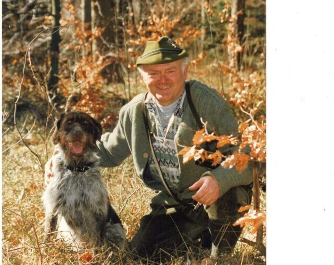 Leuchtenberg. Helmut Paulin, Elektromeister und leidenschaftlicher Jäger, ist mit 85 Jahren im Klinikum Weiden verstorben. Vereine, Familie und viele Weggefährten nahmen Abschied; sein Wirken prägte Dorf, Kirche und Jagd.