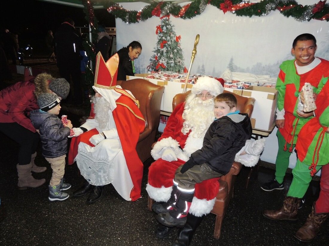 Grafenwöhr. „Die Zusammenarbeit zwischen dem Heiligen Nikolaus und Santa Claus hier ist auch ein Zeichen für unsere Freundschaft und Symbol der Deutsch – Amerikanischen Zusammenarbeit“, sagte Bürgermeister Edgar Knobloch bei [&hellip;]