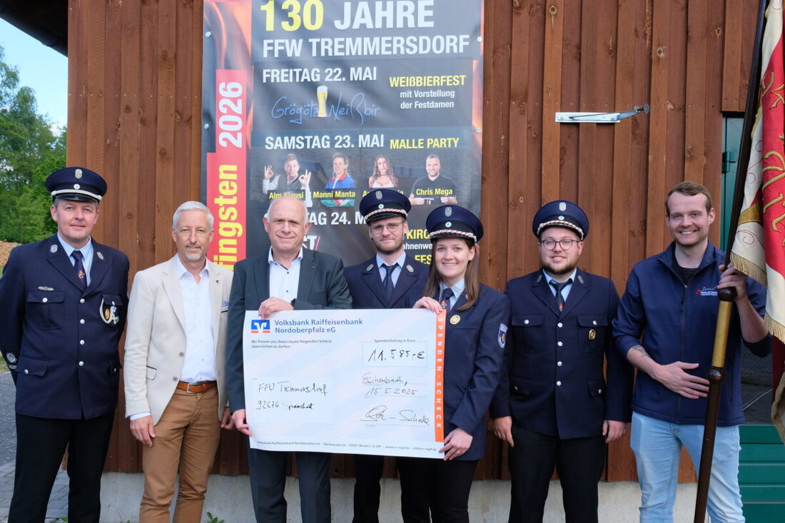 Tremmersdorf. Eine rekordverdächtige Crowdfunding-Aktion brachte 11.585 Euro für eine neue Fahne der Tremmersdorfer Feuerwehr ein. Bis Pfingsten 2026 soll die Fahne fertiggestellt und im Rahmen des 130-jährigen Feuerwehrjubiläums gesegnet werden.