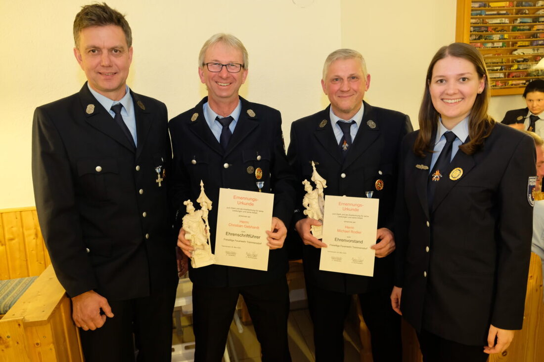 Tremmersdorf. Helena Diepold bringt als neue Vorsitzende frischen Schwung in die Feuerwehr und plant große Events wie das "Creißn Fire 2026". Michael Rodler und Christian Gebhardt wurden für ihre langjährige Mitarbeit geehrt.