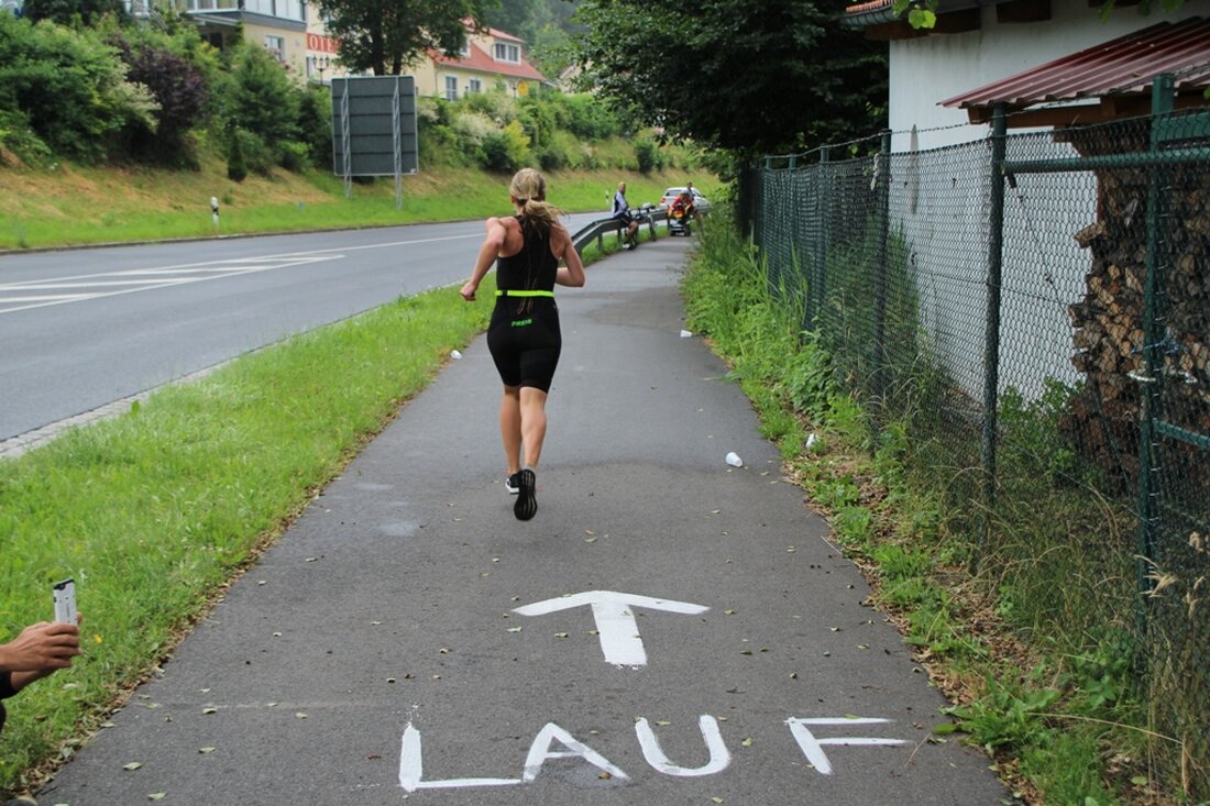 Weiden. Triathlons wie zum Beispiel der Volkstriathlon in Eschenbach oder Triathlon in Pressath sind nicht nur für Erwachsene. Auch der Weidener “Triathlon-Nachwuchs” schläft nicht: Die Schüler zeigen was sie sportlich [&hellip;]