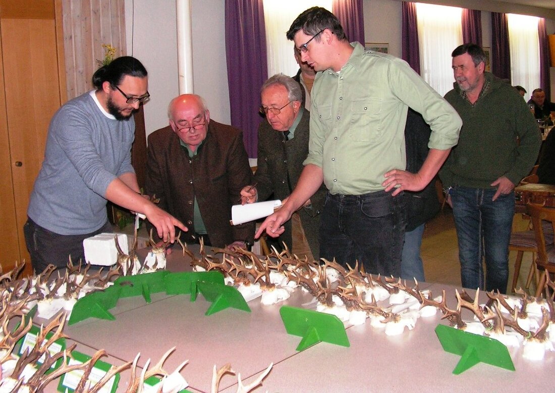 Neustadt/WN. Ein Jagdjahr beginnt jeweils am 1. April und endet am 31. März des darauf folgenden Jahres. Traditionsgemäß treffen sich die Revierinhaber und Jäger aus den 20 Revieren der Hegegemeinschaft (HG) [&hellip;]