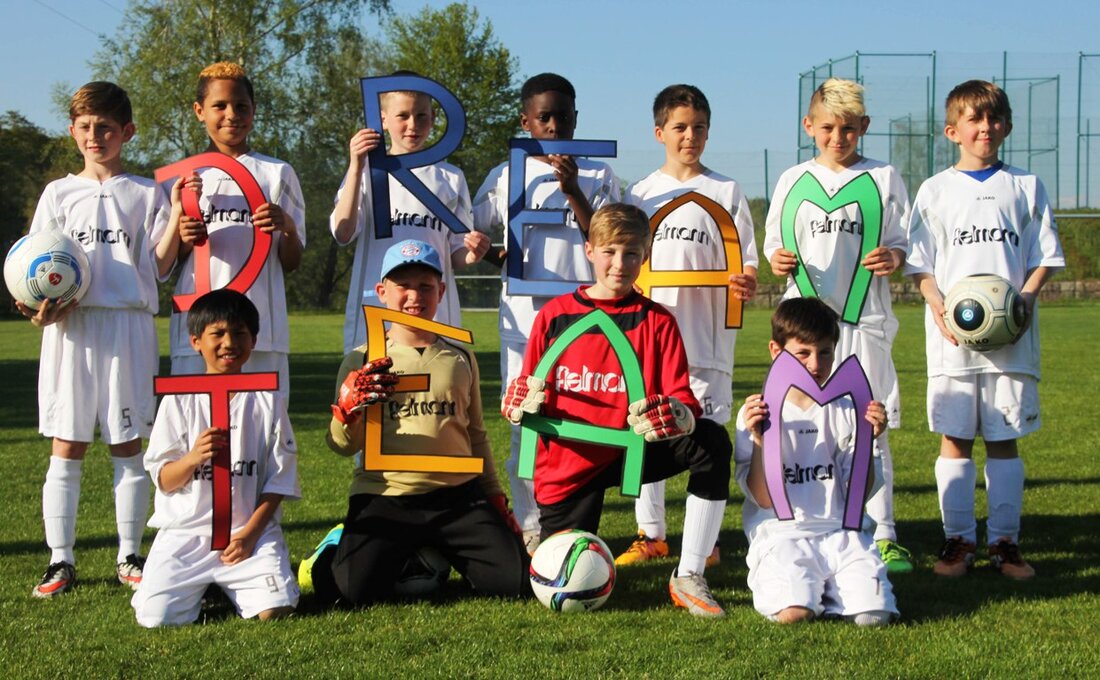 Weiden. U11 der Spielvereinigung Weiden bewirbt sich beim Radiosender „Rock Antenne“. Zu gewinnen gibt es einen Trikotsatz und eine Finanzspritze für das ausgewählte Dream-Team. Von Stephan Landgraf „Dieses Frühjahr rocken wir mit [&hellip;]
