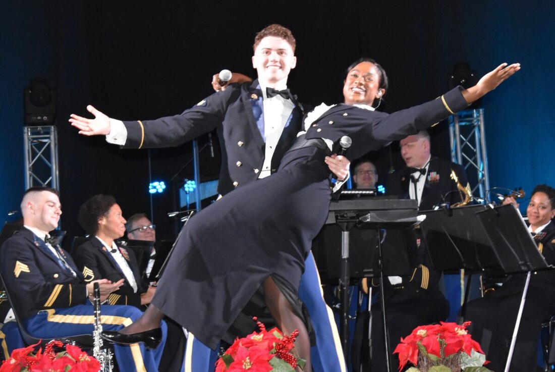Grafenwöhr. "USAREUR" - Der Name bürgt für musikalische Qualität. Die US Army Europe and Africa Band mit Chor machte wieder Station in Grafenwöhr und bescherte 1300 Zuhörern ein vorzeitiges wunderschönes Weihnachtsgeschenk.