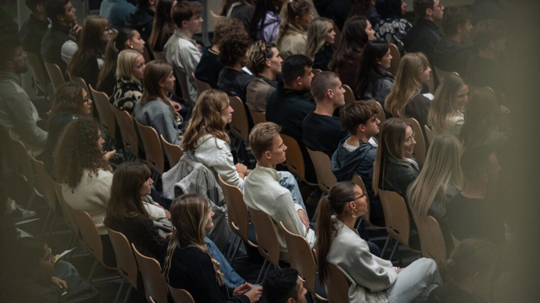 Weiden. An der OTH Amberg-Weiden starten zum Wintersemester 2026/2027 über 1.000 Erstsemester, und es sind 4.608 Studierende immatrikuliert. Neu im Angebot sind zwei Masterstudiengänge in Kemnath und bei OTH Professional.