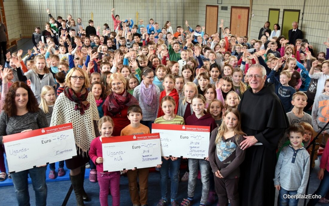 Neustadt/WN. Rund 300 Schüler gehen in Kabunza im ostafrikanischen Staat Uganda jeden Tag von acht Uhr morgens bis fünf Uhr nachmittags in die Dorfschule. Eine Stunde am Tag müssen die [&hellip;]