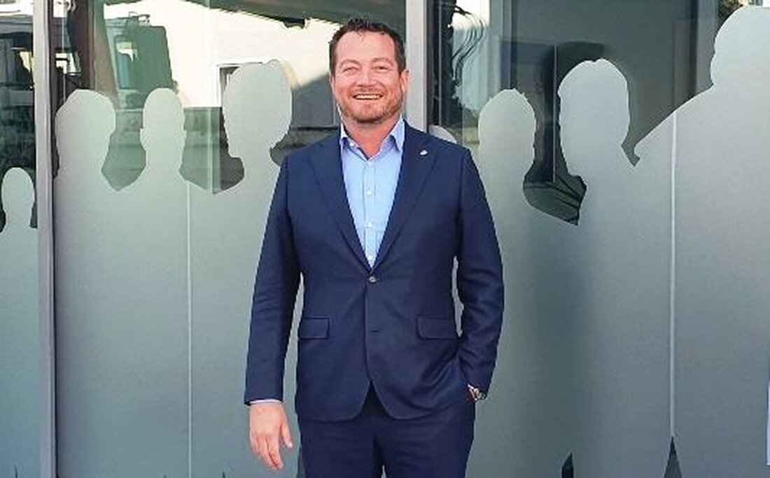 Waidhaus. Bundestagsabgeordneter Uli Grötsch (45) möchte der neue Vorsitzende der Bayern-SPD werden. Das verkündete er heute auf Facebook und bei einer Pressekonferenz. Natascha Kohnen, die bisherige Vorsitzende, wird nicht mehr [&hellip;]
