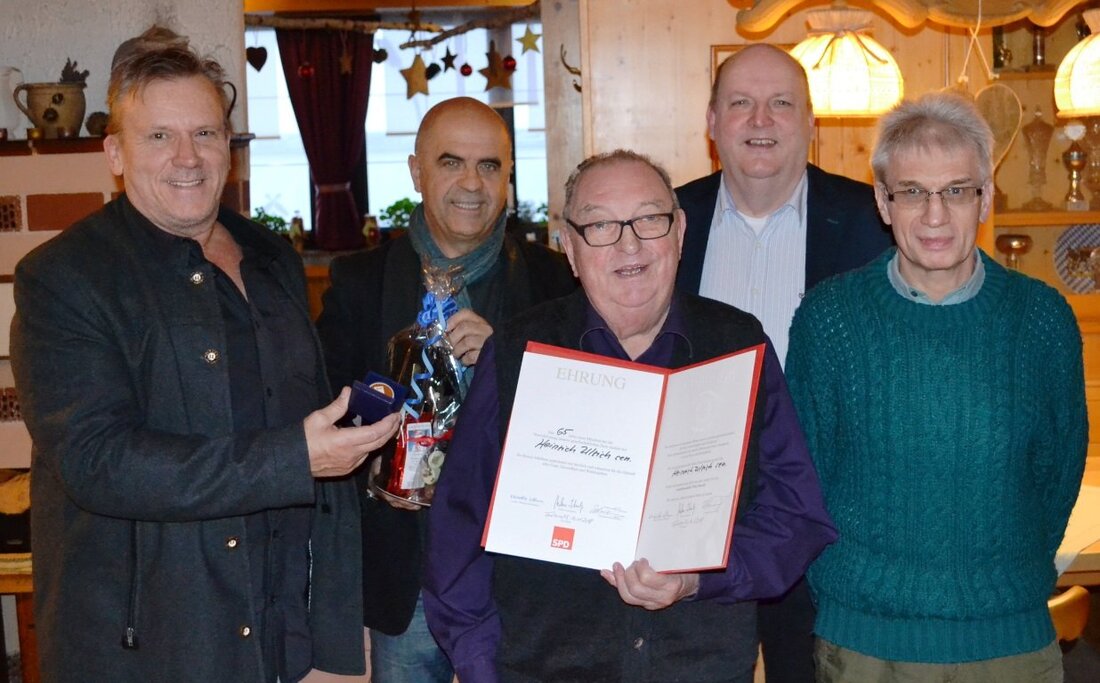 Fuchsmühl. Seit 65 Jahren ist Heinrich Ulrich senior in der SPD. Grund genug für den SPD- Kreisvorsitzenden Rainer Fischer und den SPD-Ortsverein Fuchsmühl, das treueste Mitglied im OV entsprechend zu [&hellip;]