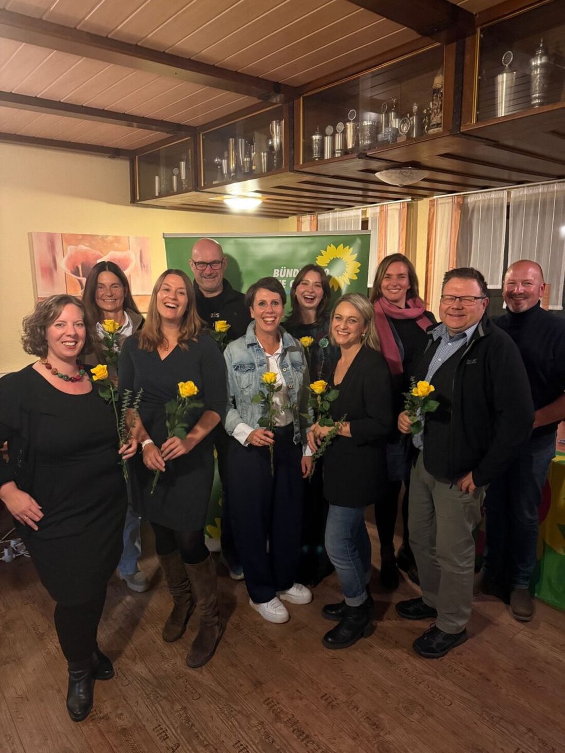 Wackersdorf. Gute Stimmung, gespannte Aufmerksamkeit und ein klarer Auftrag: Der Ortsverband Wackersdorf von Bündnis 90/Die Grünen hat am Freitagabend im Schwimmbadcafé seine Liste für die Kommunalwahlen 2026 aufgestellt.