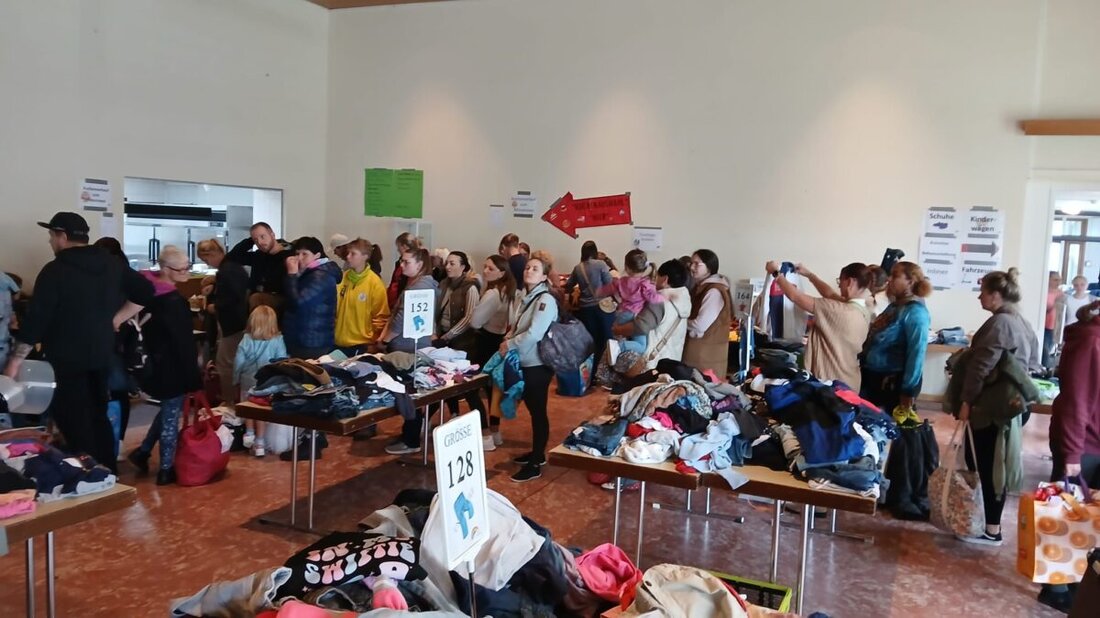 Grafenwöhr. Warme Jacken und Schuhe standen hoch im Kurs beim diesjährigen Herbstflohmarkt im Jugendheim Grafenwöhr. „Viele große Artikel wie beispielsweise Kindersitze und sehr viele Spielsachen wechselten ihre Besitzer“, berichtete Maria Buchfelder vom KiSaKiSaFlo-Team.