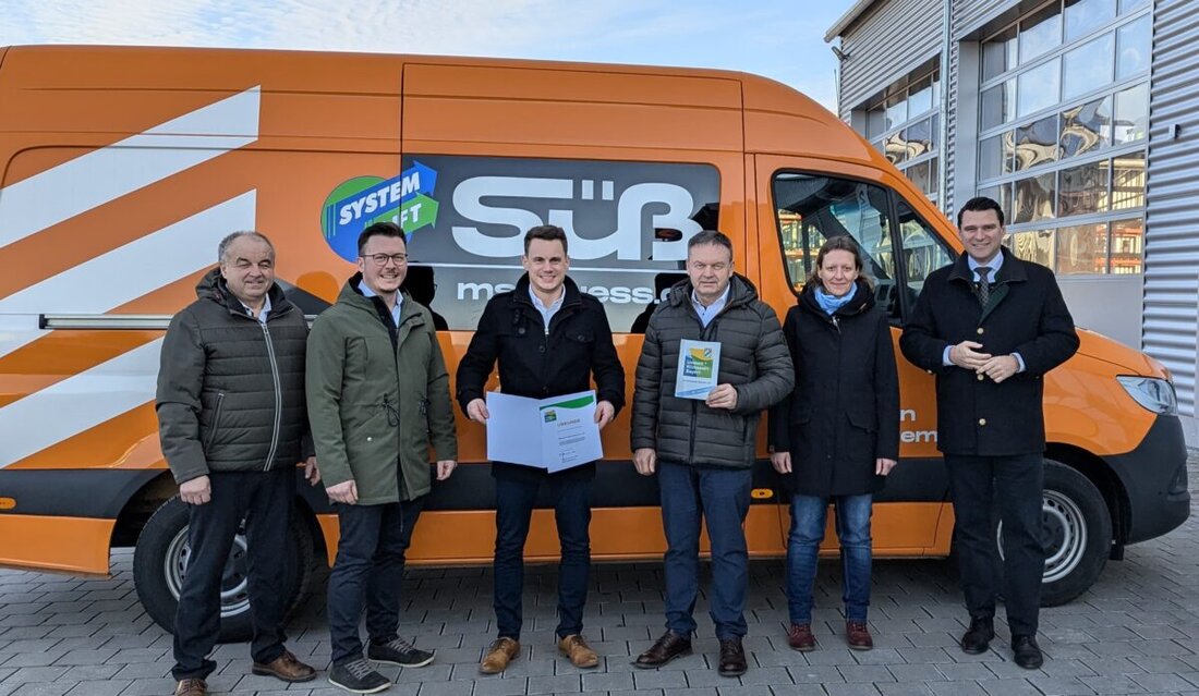 Nabburg. Der Landrat Thomas Ebeling ehrt Mietservice Süß mit der Urkunde des Umweltpakts Bayern für ihr Engagement im Umweltschutz. Das Unternehmen setzt auf Nachhaltigkeit und innovative Technologien zur Schonung der Umwelt.