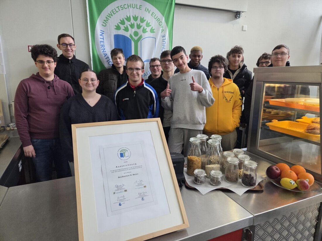 Schwandorf. Die Berufsschule St. Marien erhält den Titel Umweltschule in Europa und wird gleich mit zwei Sternen geehrt. Nachhaltiger Pausenverkauf und mehr biologische Vielfalt überzeugten die Jury.