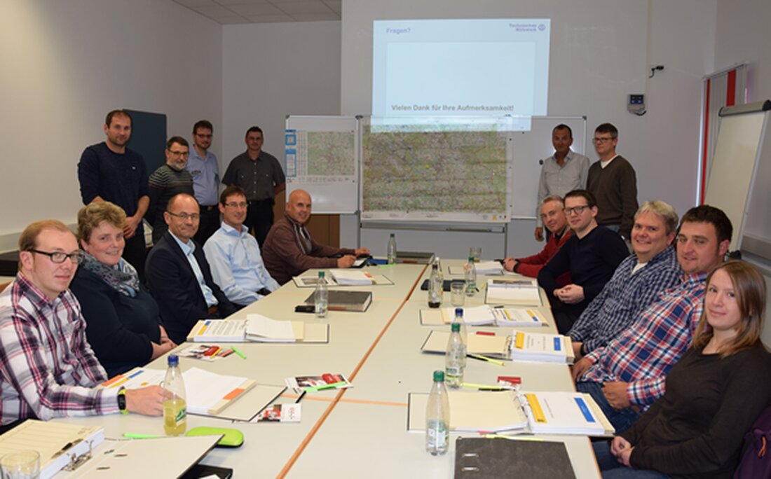 Neuhaus. Feuerwehren, Polizei oder das THW sind bei Großschadensereignissen immer vertreten. Doch wie die wenigsten wissen übernimmt auch das Landratsamt bei Katastrophen das Kommando.  In Katastrophenfällen ist auch das Landratsamt gefragt. Es [&hellip;]