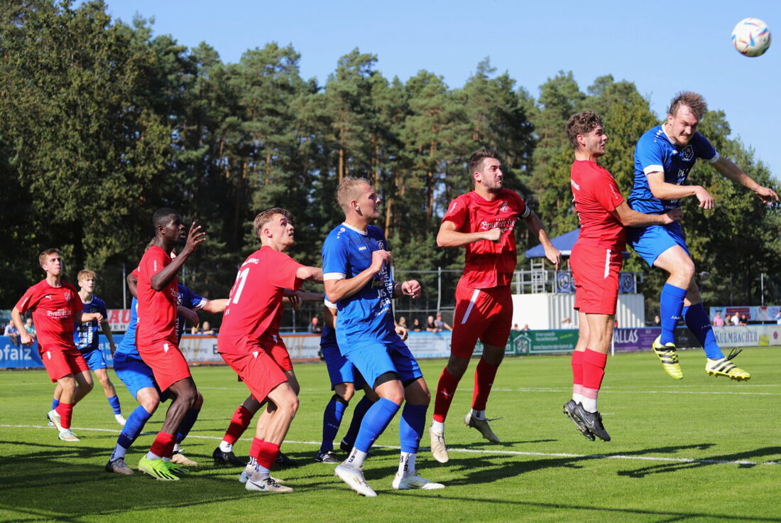 Etzenricht. Der FC Kosova Regensburg ist für den SV ein unbeschriebenes Blatt. Etzenricht ist seit acht Partien ohne Niederlage und will sich jetzt den zweiten Heimsieg erarbeiten. Der FC Kosova trotzte Luhe-Wildenau schon eine Punkteteilung ab und schlug Roding.
