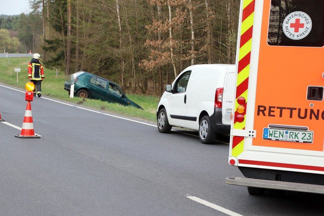Eschenbach. Eine Autofahrerin ist entlang der B470 mit ihrem Wagen im Graben gelandet.  An der Einfahrt zur Hammermühle kurz nach Eschenbach hat eine Autofahrerin (38) ihren Golf in den Graben [&hellip;]