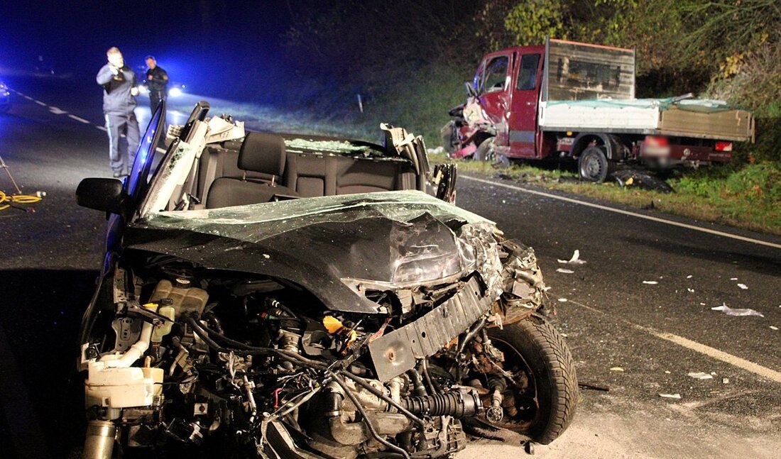 Pressath. Schwerer Unfall auf der B470 auf Höhe Pressath: Ein Autofahrer (25) kam auf die Gegenfahrbahn und krachte in einen VW Crafter. Vier Verletzte waren die Folge – die Verletzungen [&hellip;]