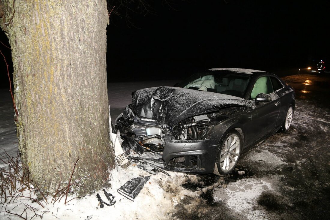 Floß. Auf der Staatsstraße 2171 ist ein Autofahrer frontal gegen einen Baum gekracht. Der Flossenbürger (32) hatte Glück im Unglück.  Der Flossenbürger (32) war mit seinem Audi A5 in Richtung [&hellip;]