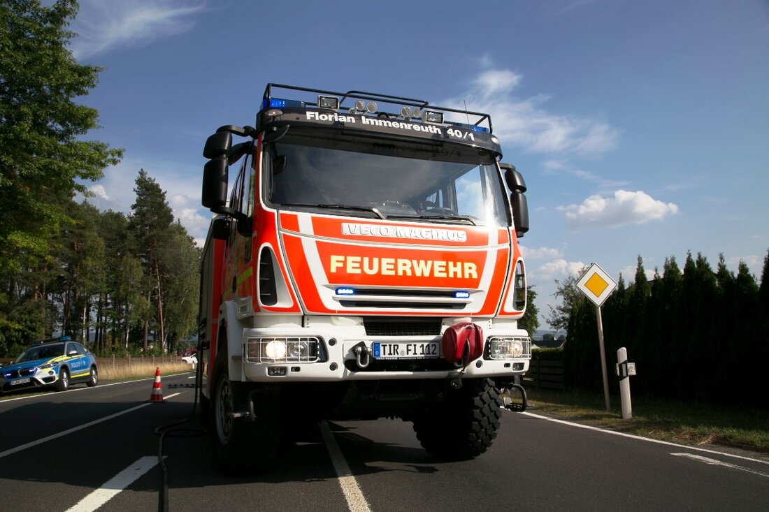 Weiden. In einem Lokal am Oberen Markt brach ein kleiner Brand in einem Lichtschacht aus. Danach mussten die Betreiber zumindest für diesen Abend schließen. Am Sonntagmorgen um 00.30 Uhr ging [&hellip;]