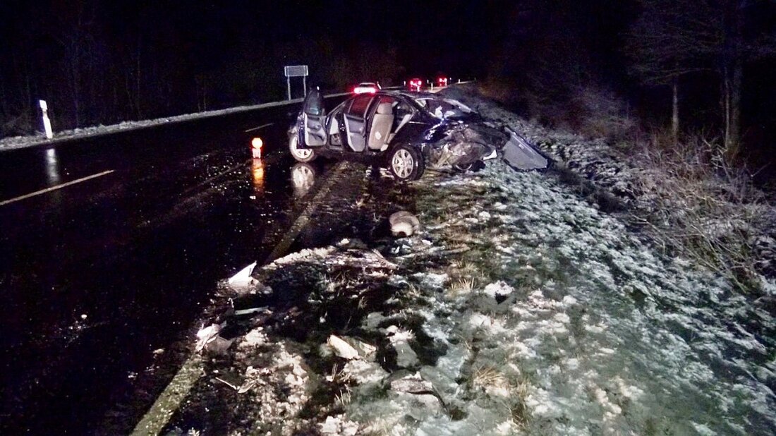 Kaltenbrunn. Bei einem schweren Autounfall auf der B299 kamen zwei Autofahrer wie durch ein Wunder ohne Verletzungen davon.  Ein US-Soldat (21) war laut Polizeiangaben mit seinem BMW von Grafenwöhr in [&hellip;]